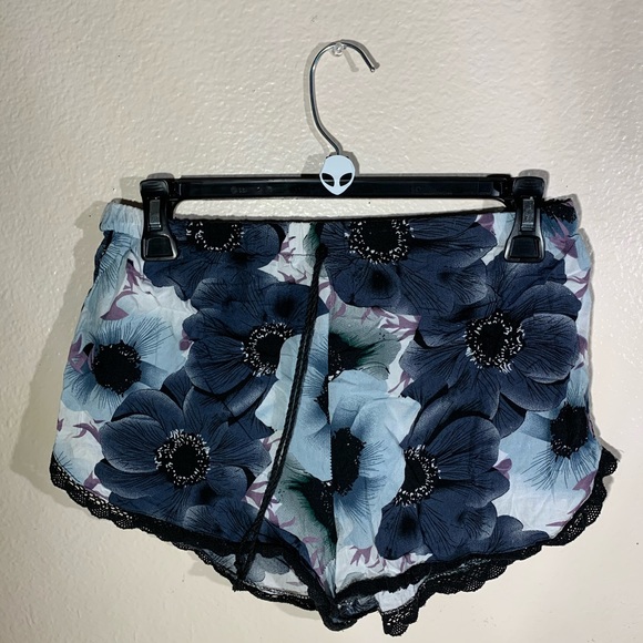 Short Bundle - Picture 2 of 8